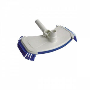 Cabezal de escoba de piscina con cepillo azul.